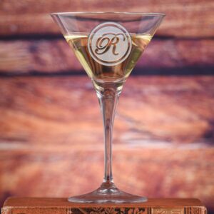 Loniqs Engraved Crystal Martini Glass – Personalized Cosmopolitan Glass