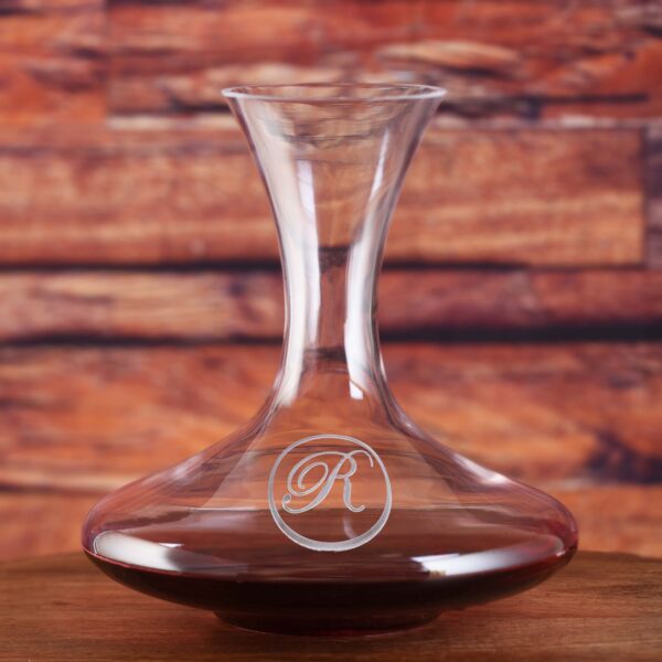 Loniqs Monogrammed Wine Decanter – Personalized Elegant Glassware - Image 2